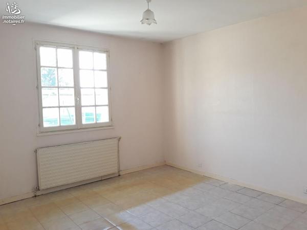 Maison Vente à BAZOUGES-SUR-LE-LOIR (SARTHE). Maison de 120 m² comprenant jardin de 4000...