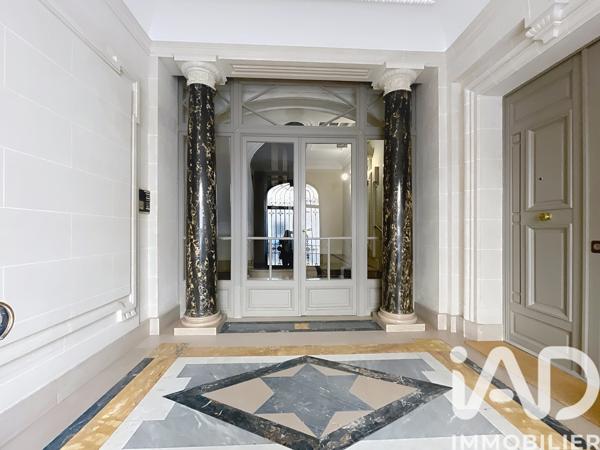 Location appartement 4 pièces 94 m² Paris 7