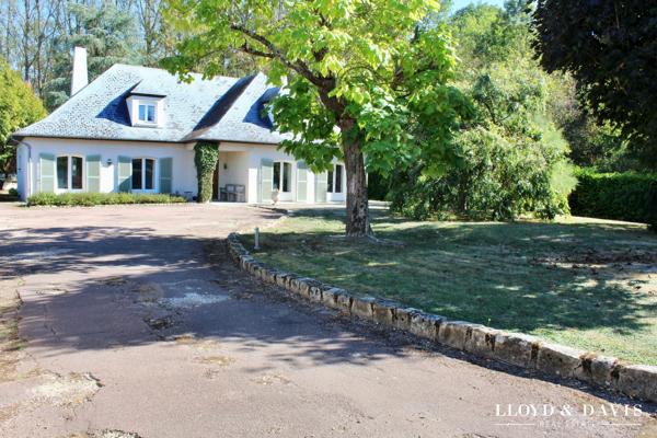 VILLEMANDEUR - ÉLÉGANTE VILLA D'ARCHITECTE