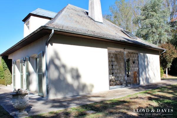 VILLEMANDEUR - ÉLÉGANTE VILLA D'ARCHITECTE
