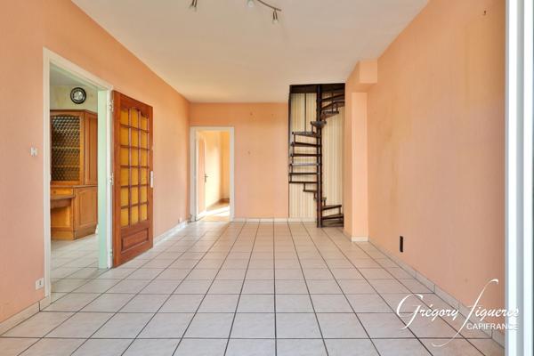 Lorette : deux logements, deux entrées, un seul prix