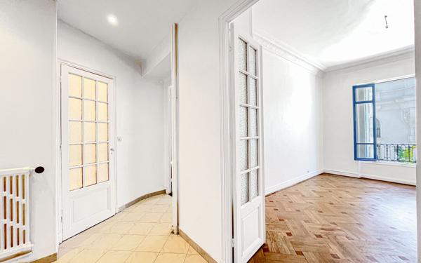 Appartement à vendre    2 pièces • 50 m2 Nice