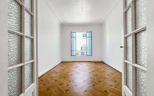 Appartement à vendre    2 pièces • 50 m2 Nice