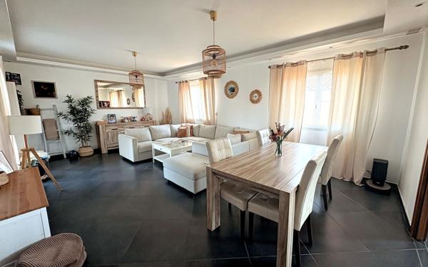 Maison à vendre    6 pièces •  Villemoustaussou