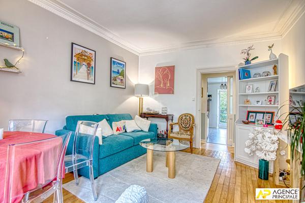Versailles Notre-Dame Parc Appartement 3 pièces 60 m² situé au 1er étage avec cave €545 000 ** - Référence 25861