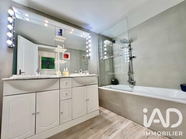 Appartement à vendre 3 pièces 63 m² Fréjus