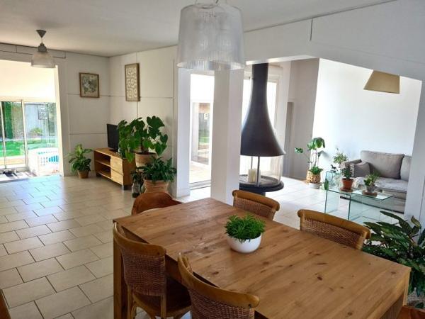 Maison mitoyenne 1 côté La Rochelle 156 m²