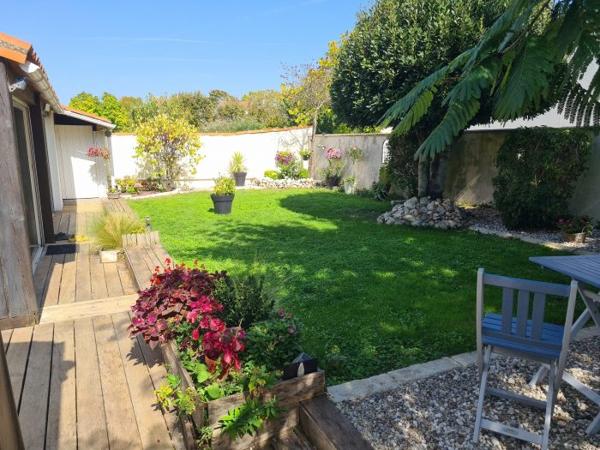Maison mitoyenne 1 côté La Rochelle 156 m²
