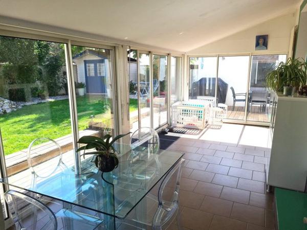 Maison mitoyenne 1 côté La Rochelle 156 m²
