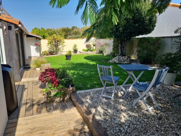 Maison mitoyenne 1 côté La Rochelle 156 m²