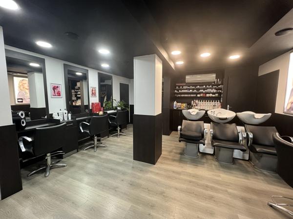 À VENDRE ? Fonds de commerce Salon de Coiffure Castanet Tolosan 60 m2