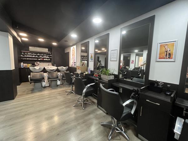 À VENDRE ? Fonds de commerce Salon de Coiffure Castanet Tolosan 60 m2
