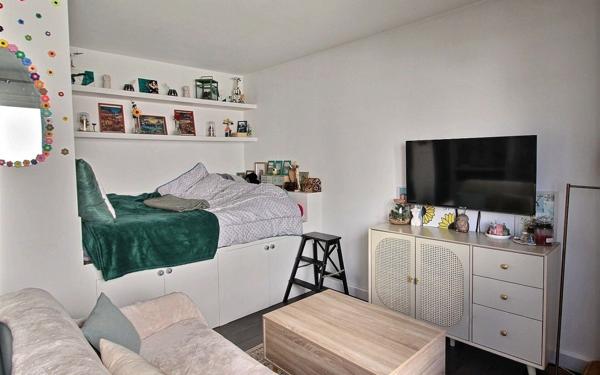 Appartement à vendre    1 pièce • 32,06 m2 Clichy