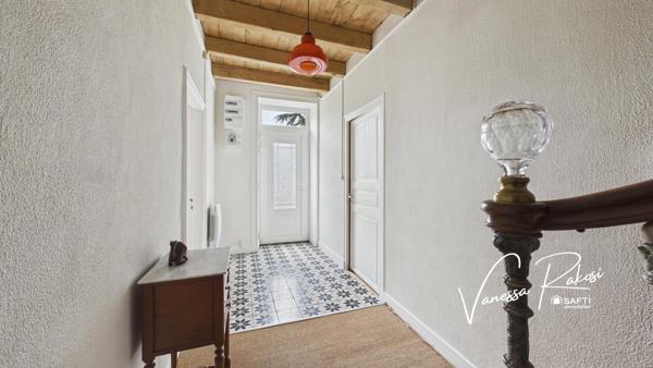 LES EGLISES D'ARGENTEUIL MAISON DE 5 PIECES 3 CHAMBRES GARAGE JARDIN