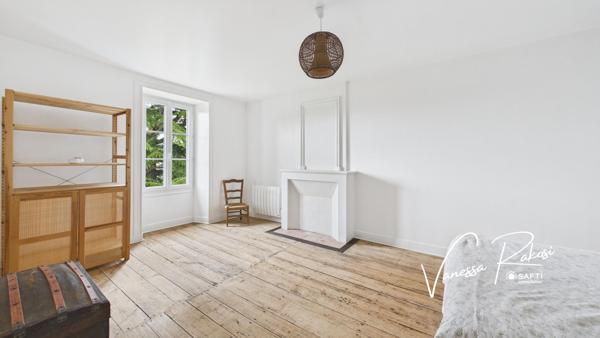 LES EGLISES D'ARGENTEUIL MAISON DE 5 PIECES 3 CHAMBRES GARAGE JARDIN
