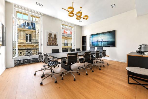 Bureaux à louer Paris bureaux lumineux rénovés à deux pas du métro