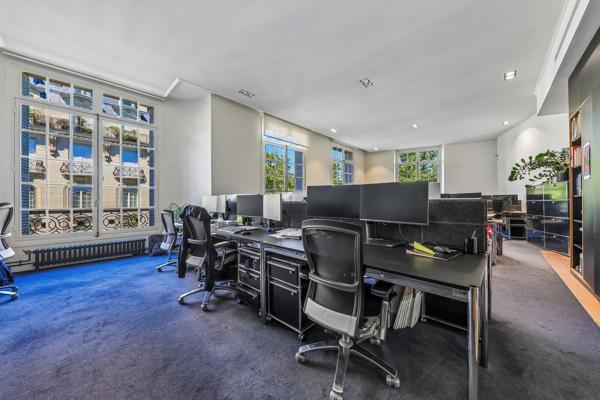 Bureaux à louer Paris bureaux lumineux rénovés à deux pas du métro