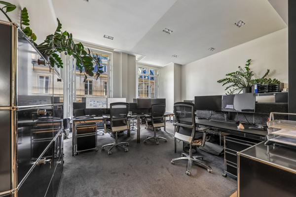 Bureaux à louer Paris bureaux lumineux rénovés à deux pas du métro