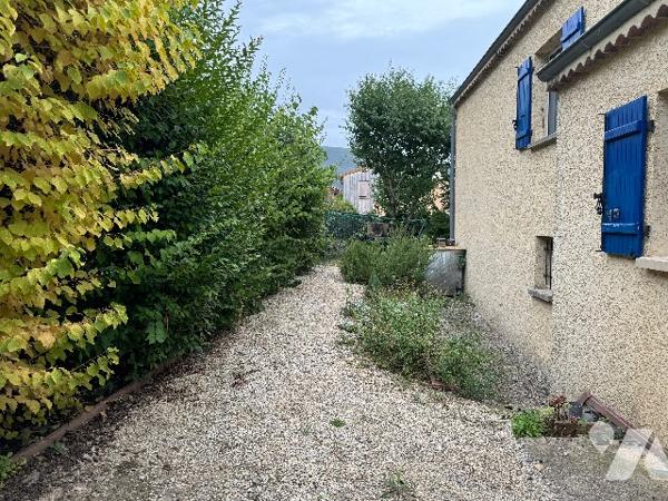 Jolie maison avec une belle vue en exposition sud.