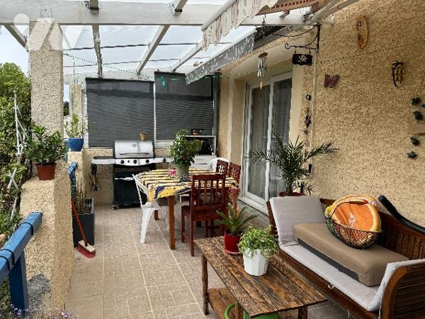 Jolie maison avec une belle vue en exposition sud.