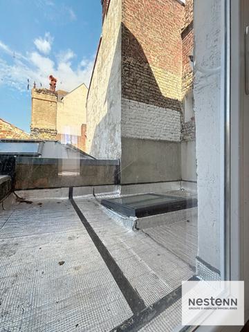 Exclusivement dans votre agence NESTENN Calais : Maison ATYPIQUE entierement renovee - Emplacement ideal