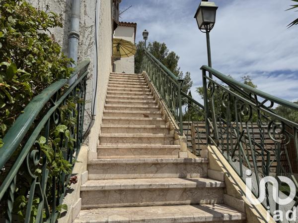 Maison à vendre 6 pièces 163 m² Sanary-sur-Mer