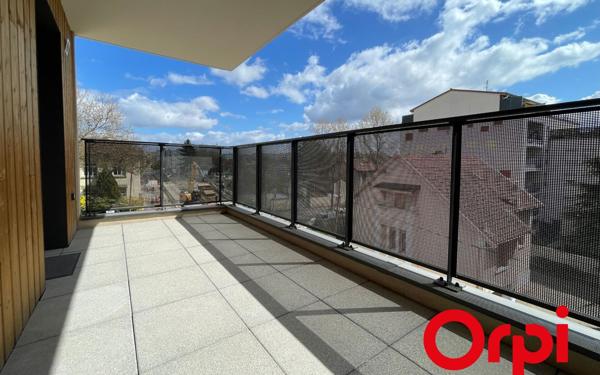 Appartement à vendre    3 pièces • 65,02 m2 Vénissieux