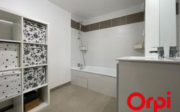 Appartement à vendre    3 pièces • 65,02 m2 Vénissieux