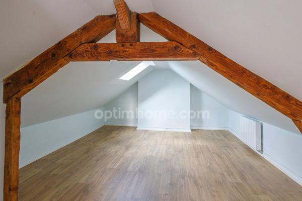 Périphérie immédiate de Honfleur - Maison de ville - 82 m2 au sol - 2 chambres - Stationnement gratuit à proximité -