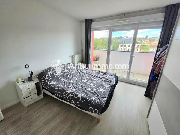 Vente                                                      Appartement
                        
                     4 pièces                      84 m2                     à Corbeil-Essonnes
