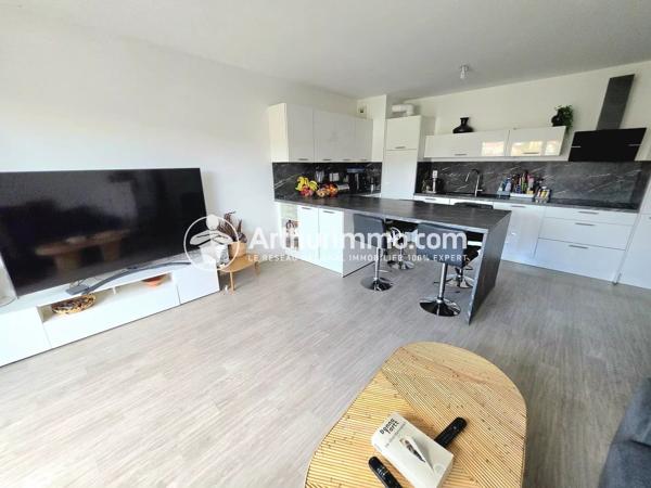 Vente                                                      Appartement
                        
                     4 pièces                      84 m2                     à Corbeil-Essonnes