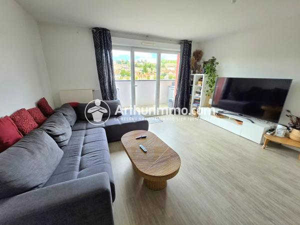 Vente                                                      Appartement
                        
                     4 pièces                      84 m2                     à Corbeil-Essonnes