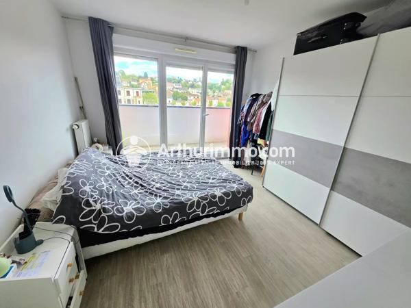 Vente                                                      Appartement
                        
                     4 pièces                      84 m2                     à Corbeil-Essonnes