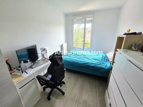 Vente                                                      Appartement
                        
                     4 pièces                      84 m2                     à Corbeil-Essonnes