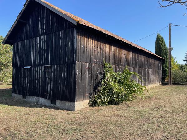 Bergerac (24100) LOCAUX A USAGE PROFESSIONNEL ET DE STOCKAGE AU CHOIX
