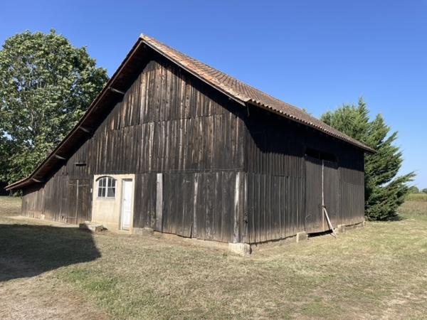 Bergerac (24100) LOCAUX A USAGE PROFESSIONNEL ET DE STOCKAGE AU CHOIX