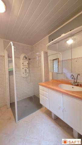 MAISON T6 de 143m² en CENTRE VILLE avec commodités de plain-pied, grande terrasse et accès véhicule