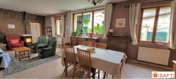 MAISON T6 de 143m² en CENTRE VILLE avec commodités de plain-pied, grande terrasse et accès véhicule