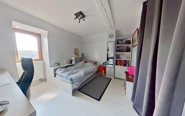 Maison à vendre    6 pièces • 230 m2 Lyon 9