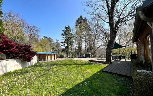 Maison à vendre    6 pièces • 230 m2 Lyon 9