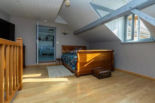 Vente Maison 10 pièces 219 m2 à Les Avenières