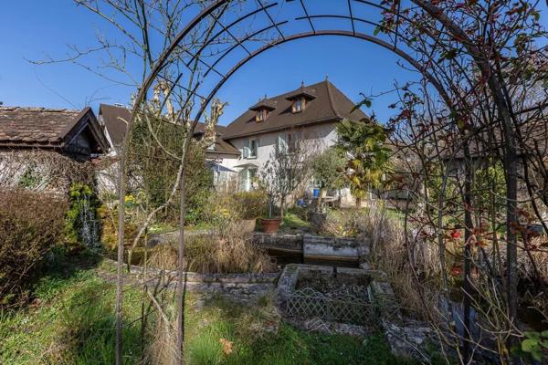 Vente Maison 10 pièces 219 m2 à Les Avenières