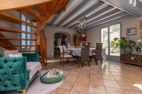 Vente Maison 10 pièces 219 m2 à Les Avenières