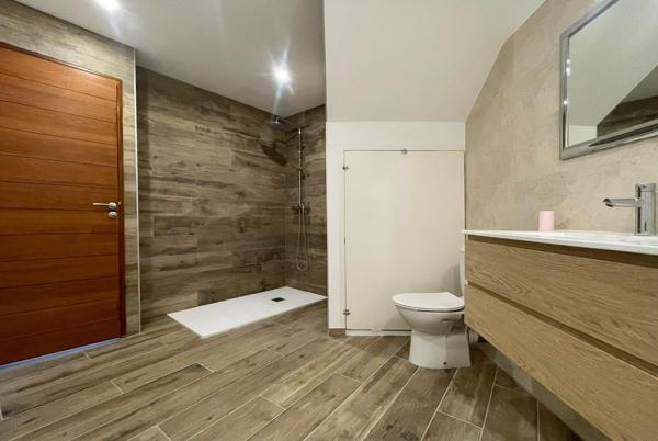 Grand appartement lumineux avec vue sur la vallée!