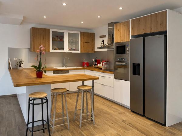 Grand appartement lumineux avec vue sur la vallée!