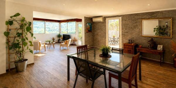 Grand appartement lumineux avec vue sur la vallée!