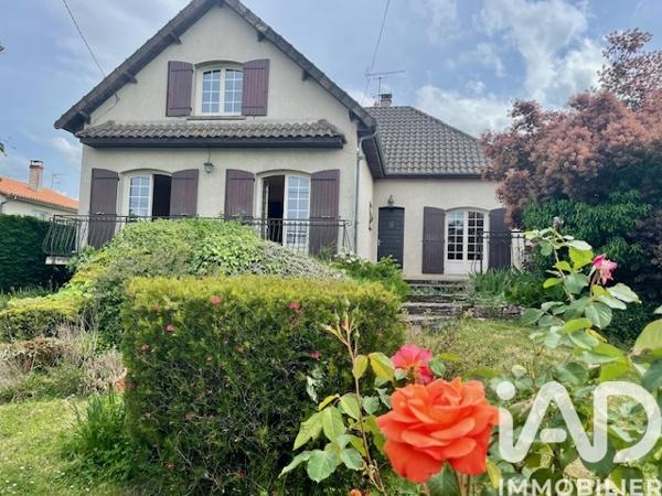 Maison à vendre 8 pièces 141 m² Gençay