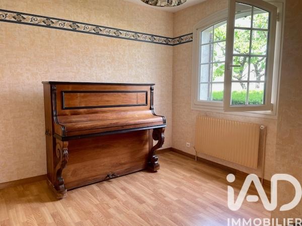 Maison à vendre 8 pièces 141 m² Gençay