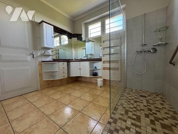 NOUVEAUTE ! A vendre en EXCLUSIVITÉ chez Trente-Cinq Notaires ! 

A moins de 15min de RENNES,...