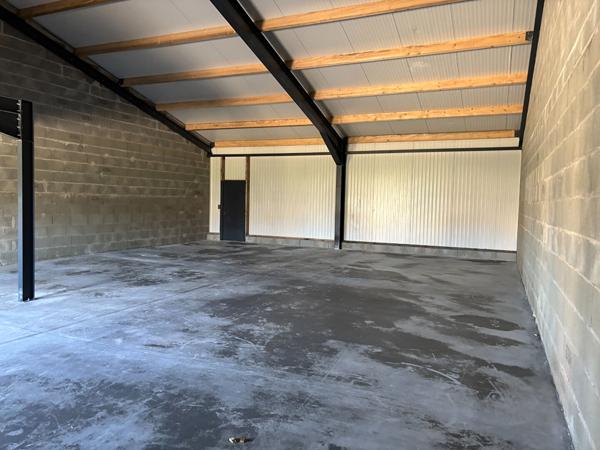 La Baconnière entrepôt + bureau 150 m²